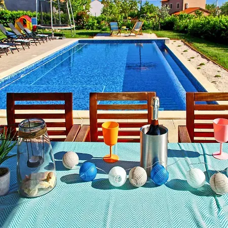 Luxurious In Smoljanci With Pool Villa Svetvincenat