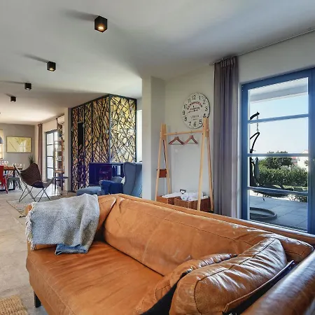 Villa Luxurious In Smoljanci With Pool Svetvincenat