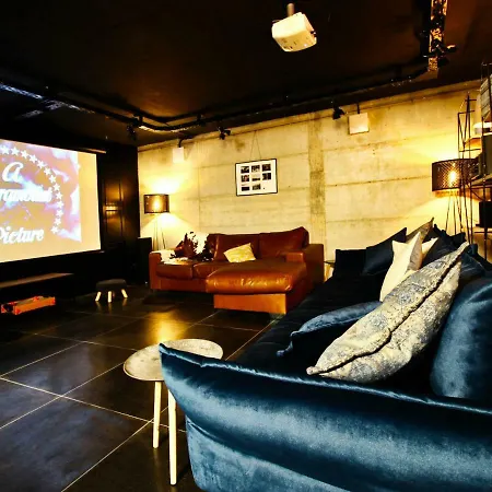 Luxurious In Smoljanci With Pool Вилла Светвинченат