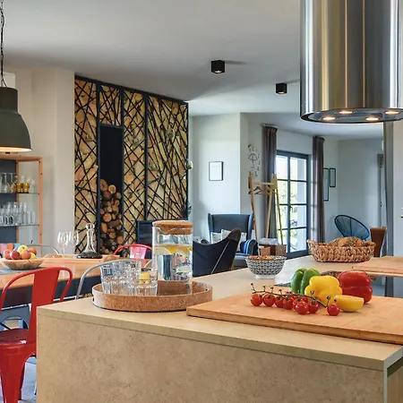 Luxurious In Smoljanci With Pool Вилла *